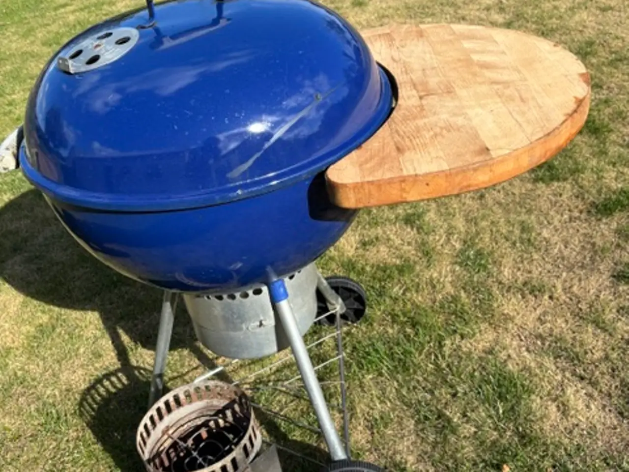 Billede 2 - Weber kuglegrill med lille anretterbord