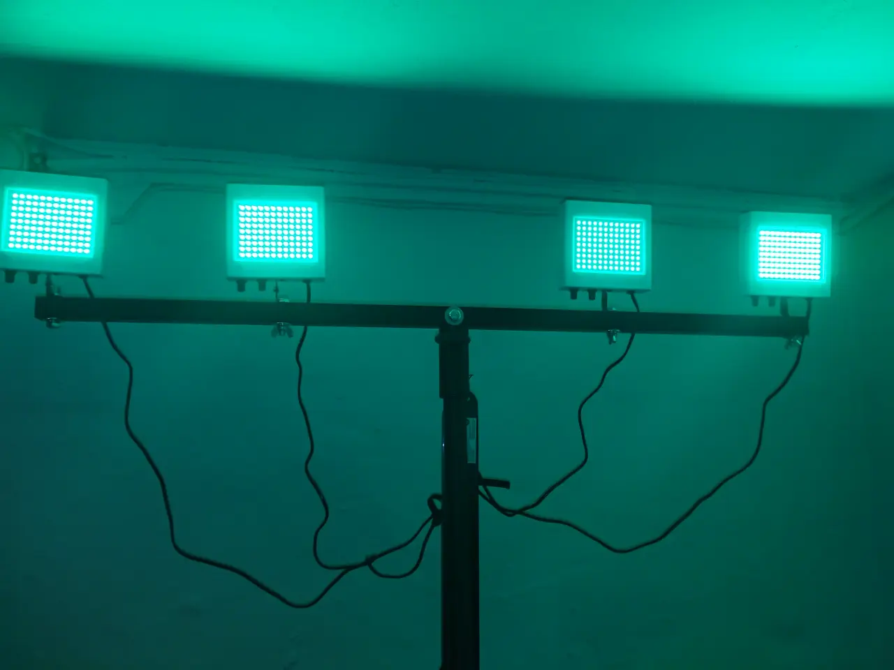 Billede 16 - Udlejes - 4 stk. KRAFTIG LYSSTÆRK LED 108Watt