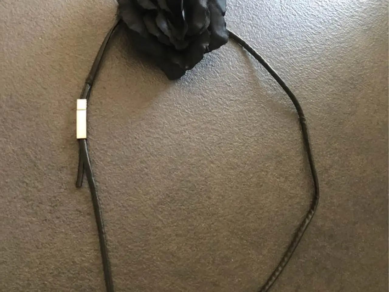 Billede 2 - Taljesmykke med blomst