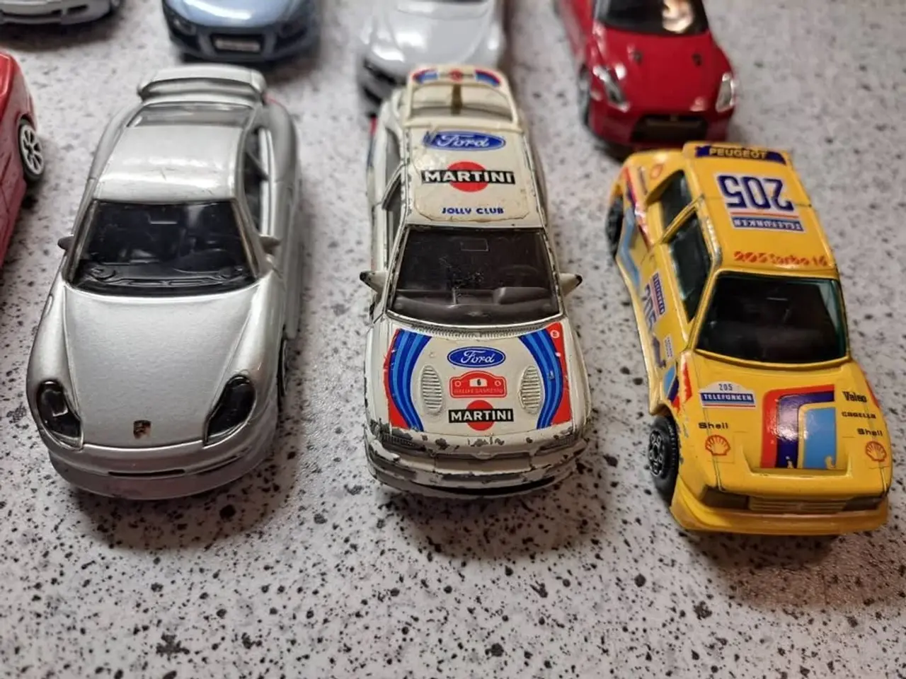 Billede 5 - 20 stk Burago biler str 1/43 samlet pris 600 kr