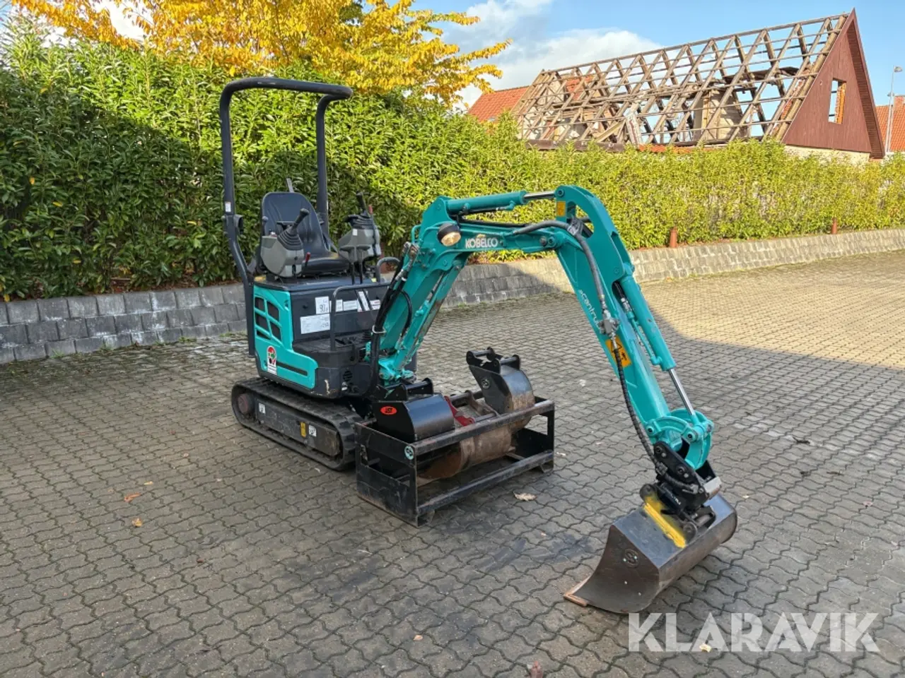 Billede 2 - Minigraver m/redskabspakke Kobelco SK10SR-2E