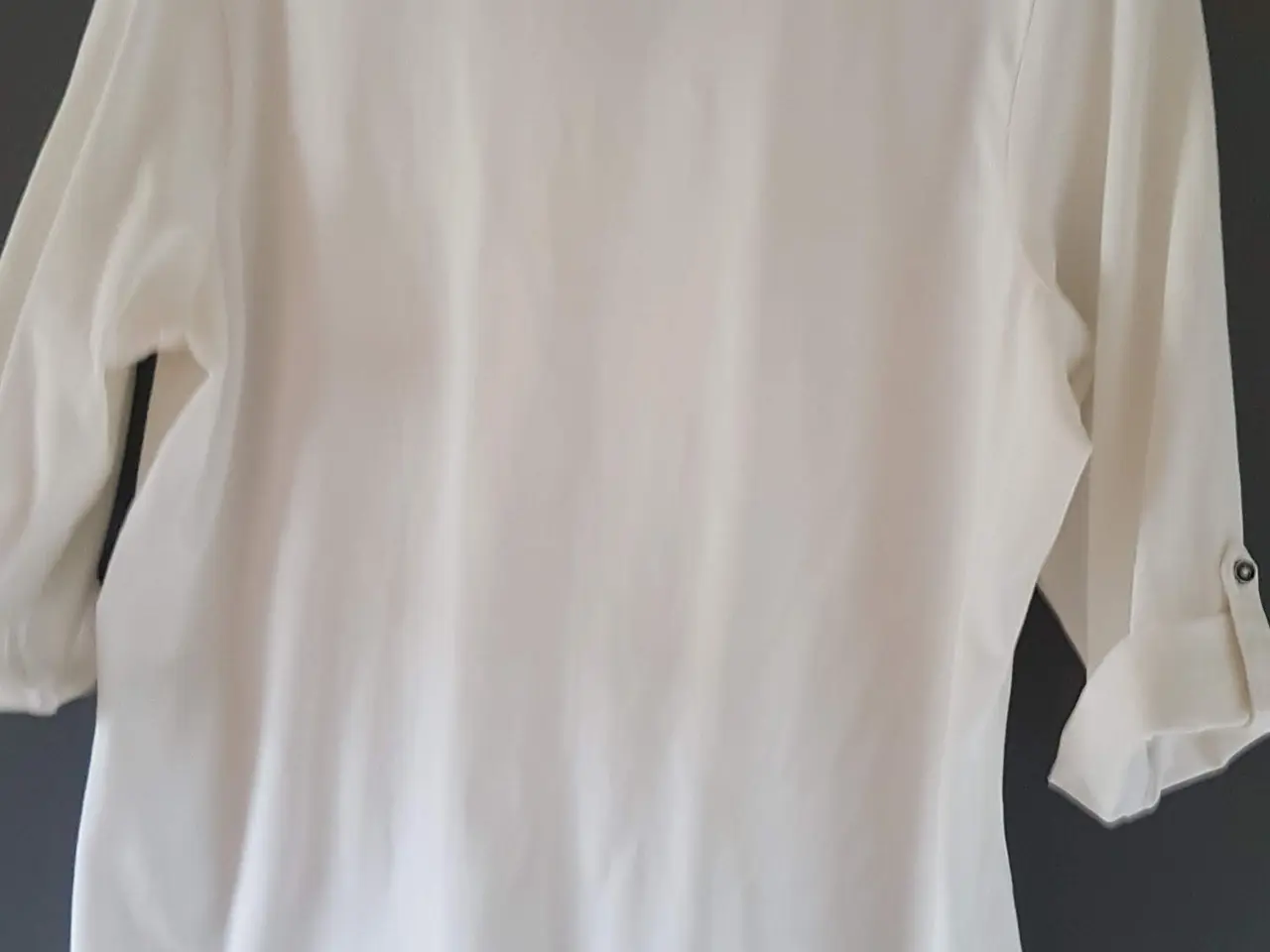 Billede 2 - Hvid bluse str 44 dame