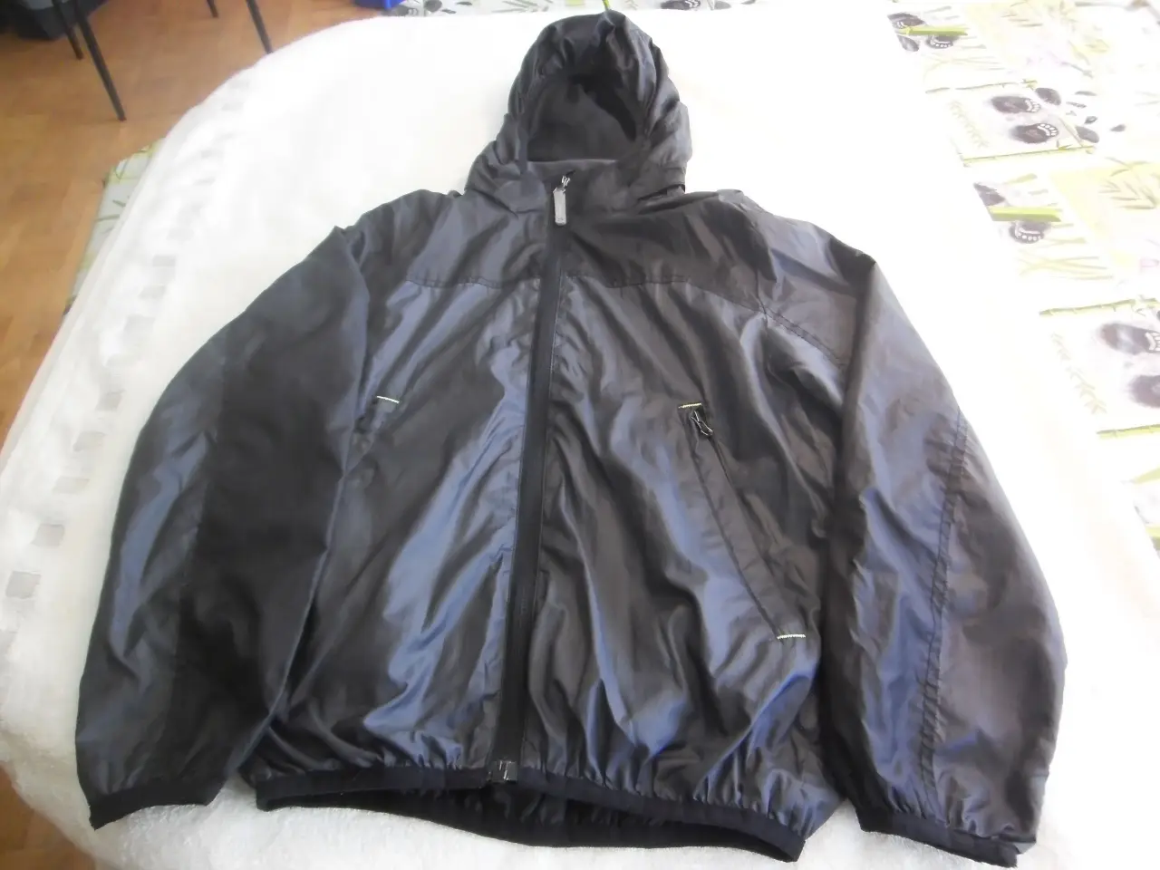 Billede 1 - Sommerjakke, str. 134, sort, mrk. H&M sport