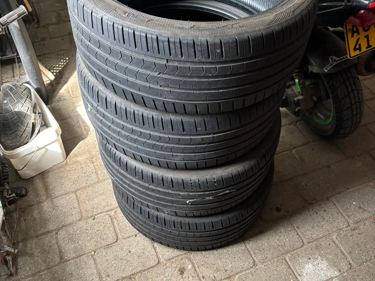 Billede 1 - Vredestein 215/40 r18