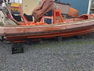 Norsafe Magnum FRC 7.514 Magnum 7.5 FRC - Offshore version Hurtiggående redningsbåd