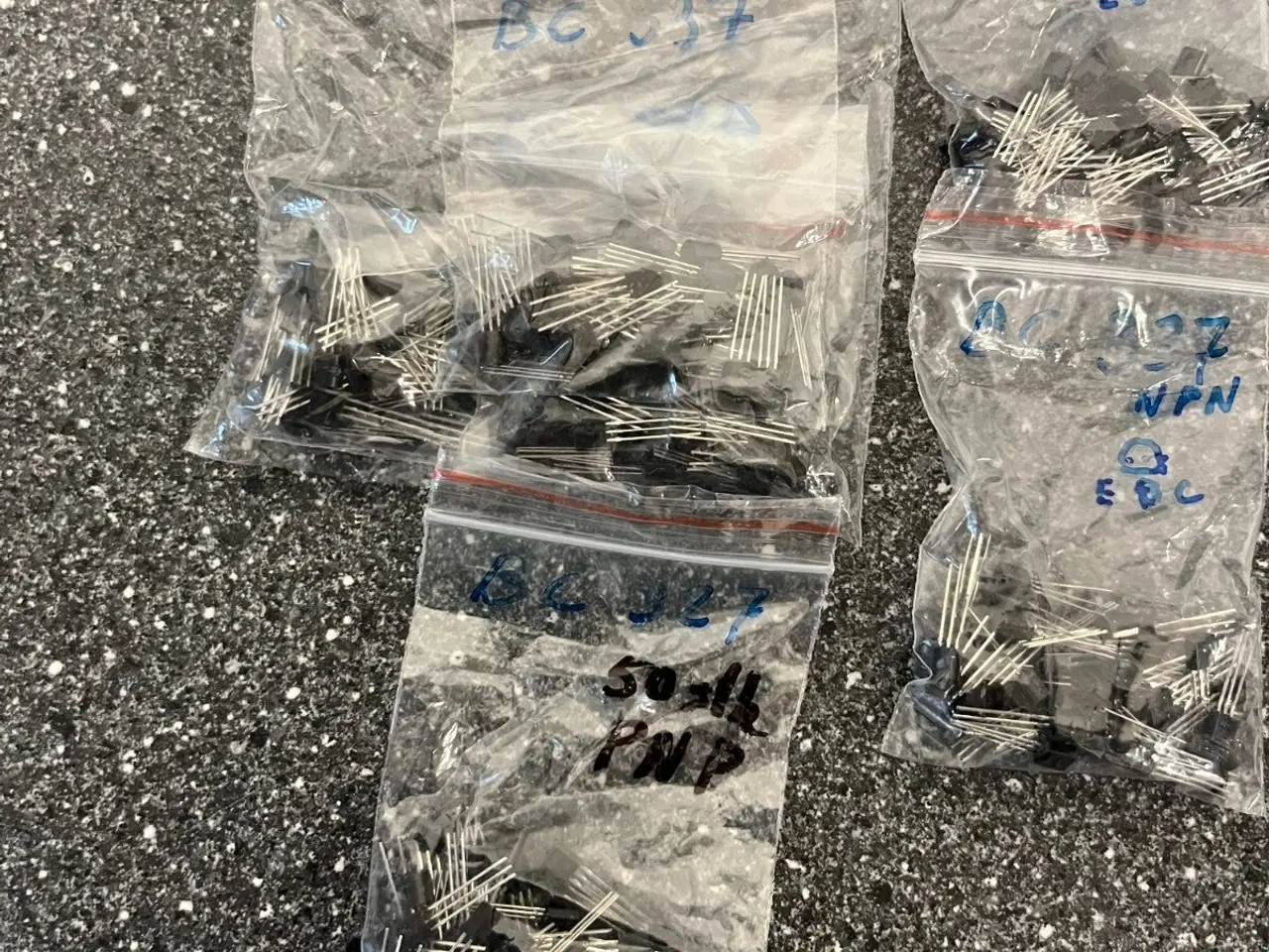 Billede 8 - 200+ BC327 & BC337 Transistors (PNP/NPN) - blandet