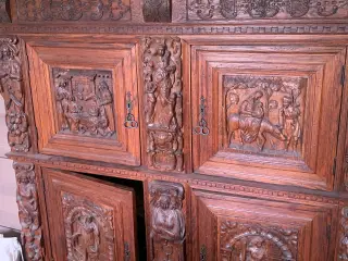 Antik skab
