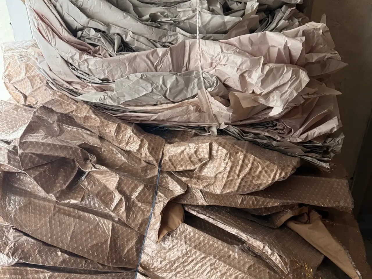 Billede 1 - Bobleplast og pakkepapir til indpakning & flytning