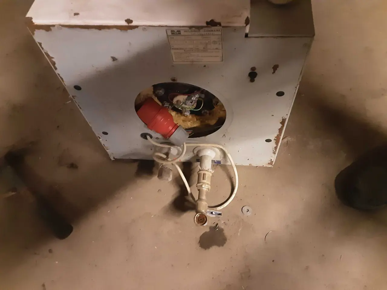 Billede 4 - Varmvandsbeholder med elpatron 110L hvid / grå
