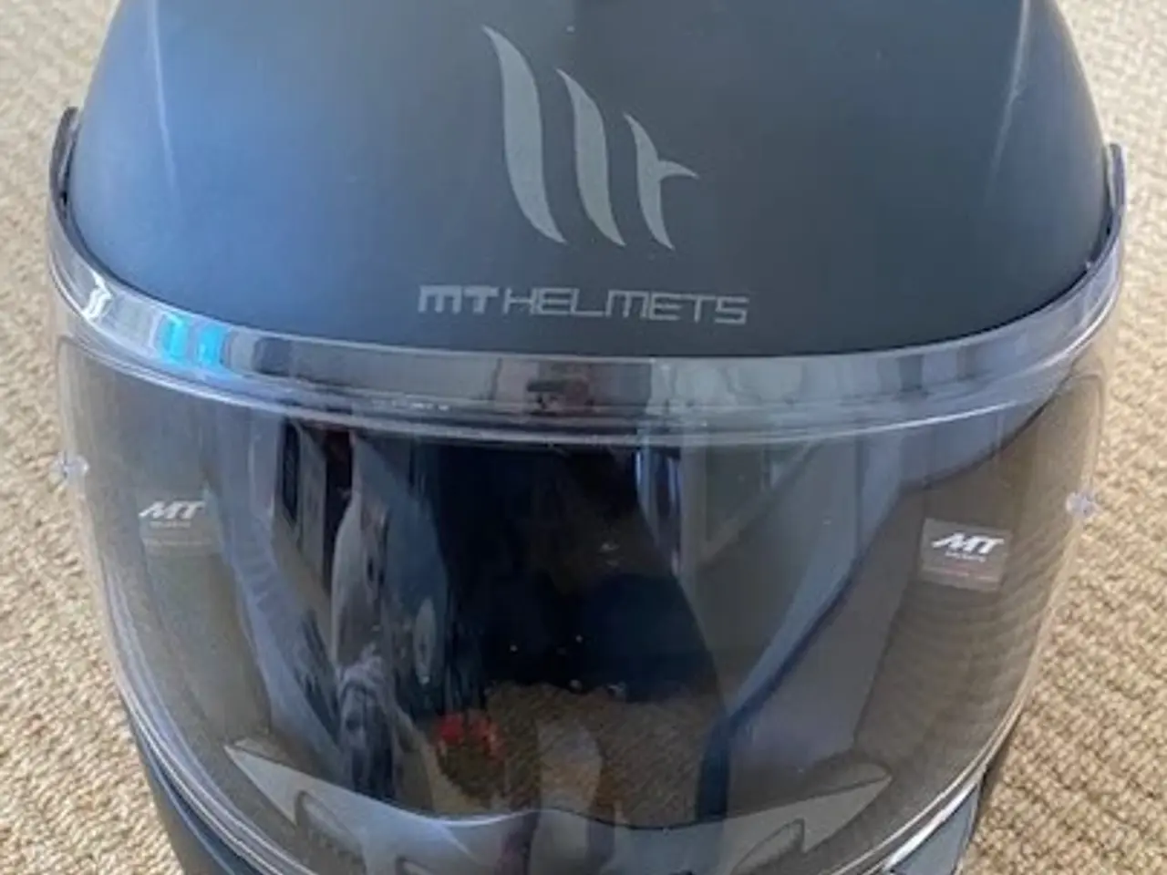 Billede 2 - Flip-up styrthjelm m/solbrille i matsort (SOM NY)