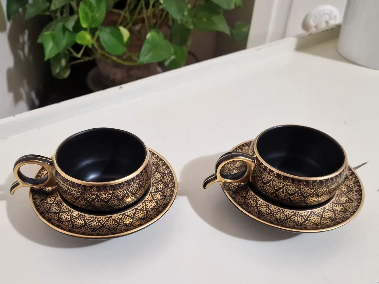 Billede 6 - Et par Benjarong espresso-kopper og underkopper.