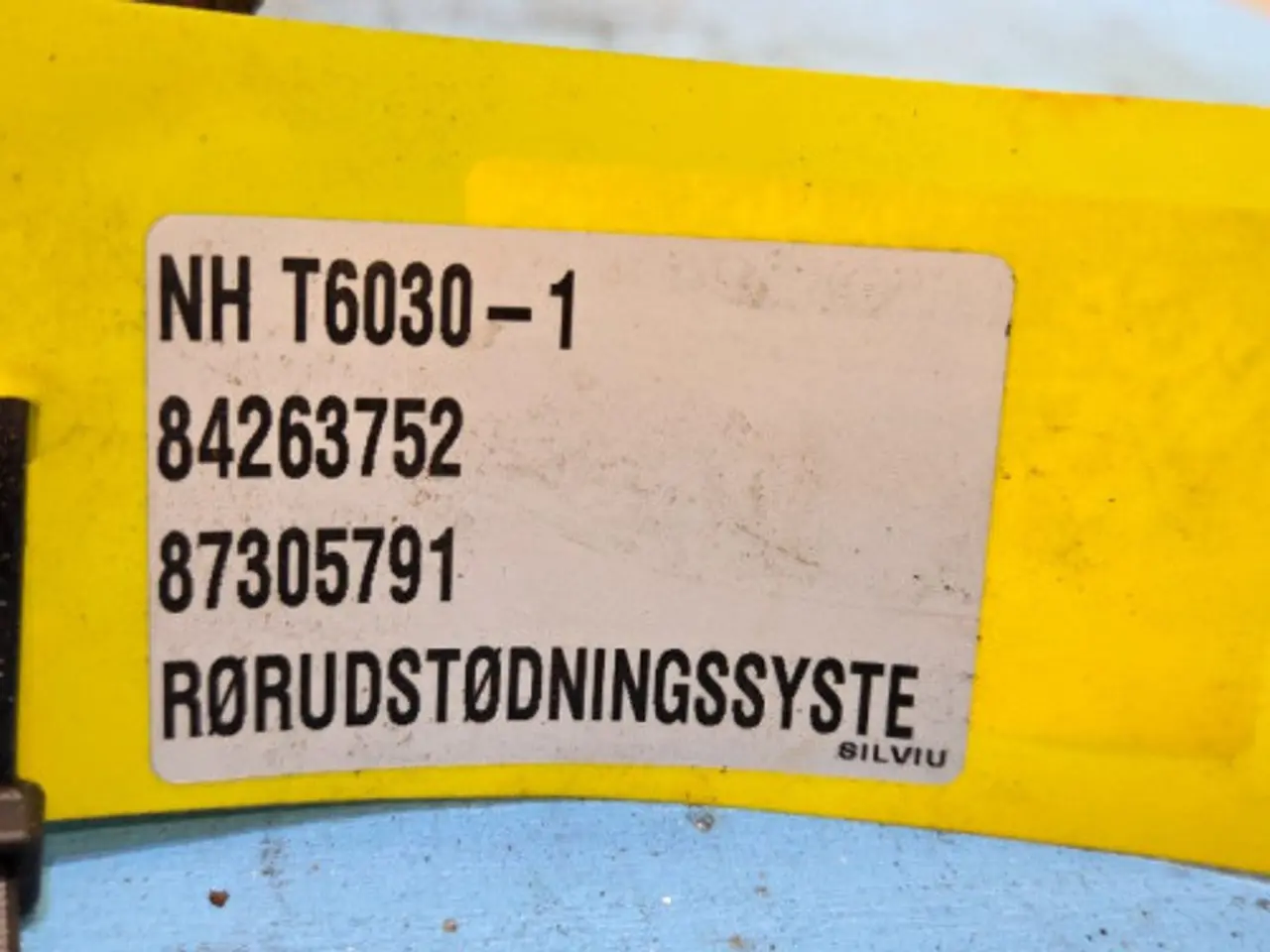Billede 16 - New Holland T6030 Udstødningsrør 84263752