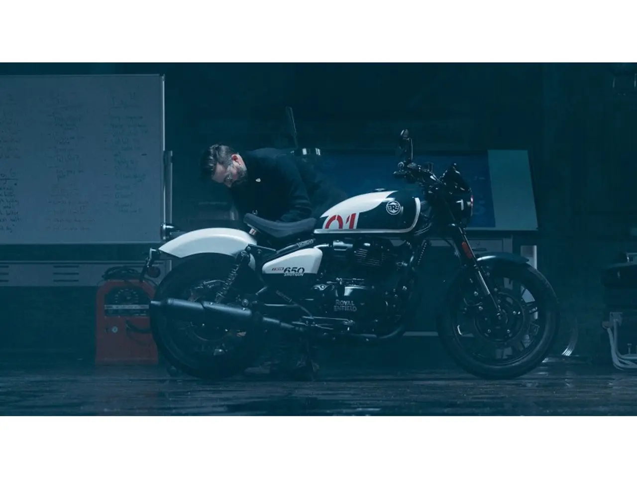 Billede 22 - Royal Enfield Shotgun 650 Sheet Metal Grey Bobber