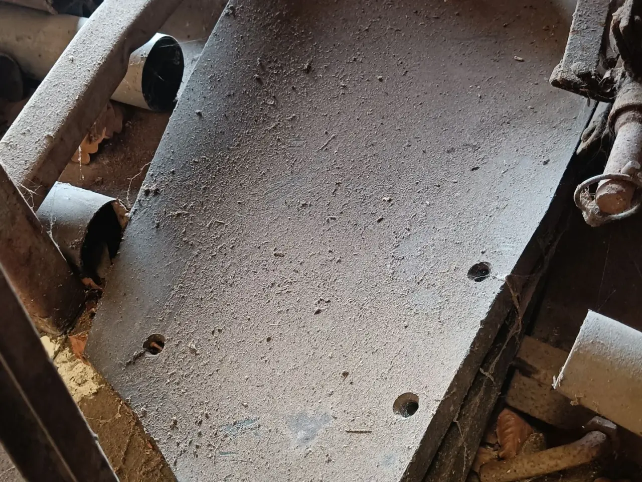 Billede 9 - Naud 57 med fiberplader og jord pakker