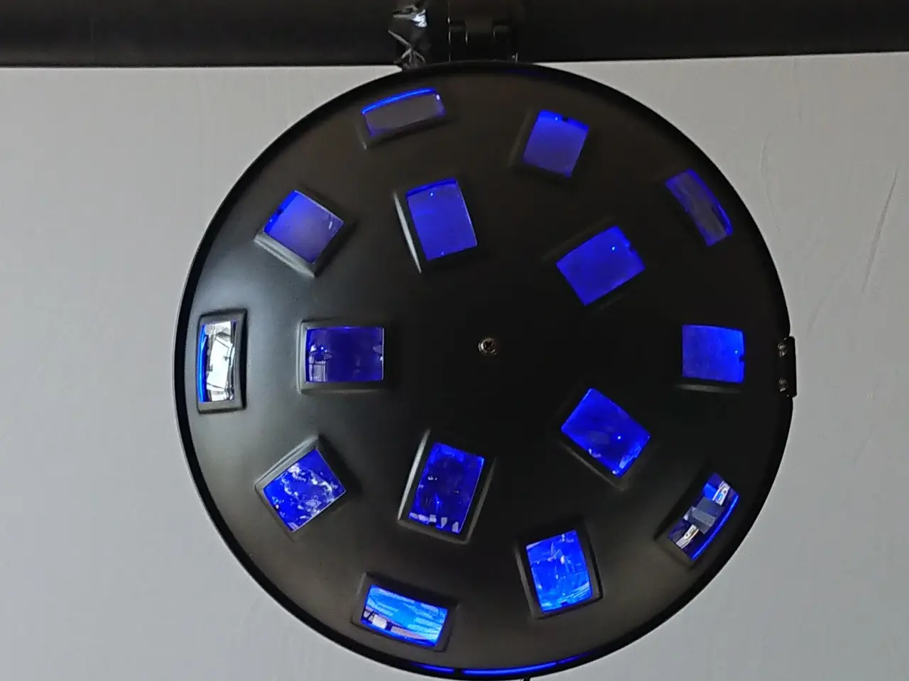 Billede 6 - Udlejes - ”MUSHROOM” med 3 X 3 Watt LED fra BeamZ