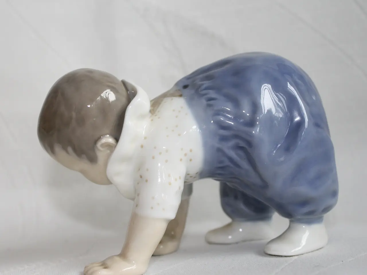 Billede 5 - Kravlende barn. Figur fra Royal Copenhagen