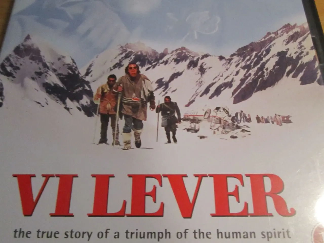 Billede 1 - VI LEVER. Dokumentar.