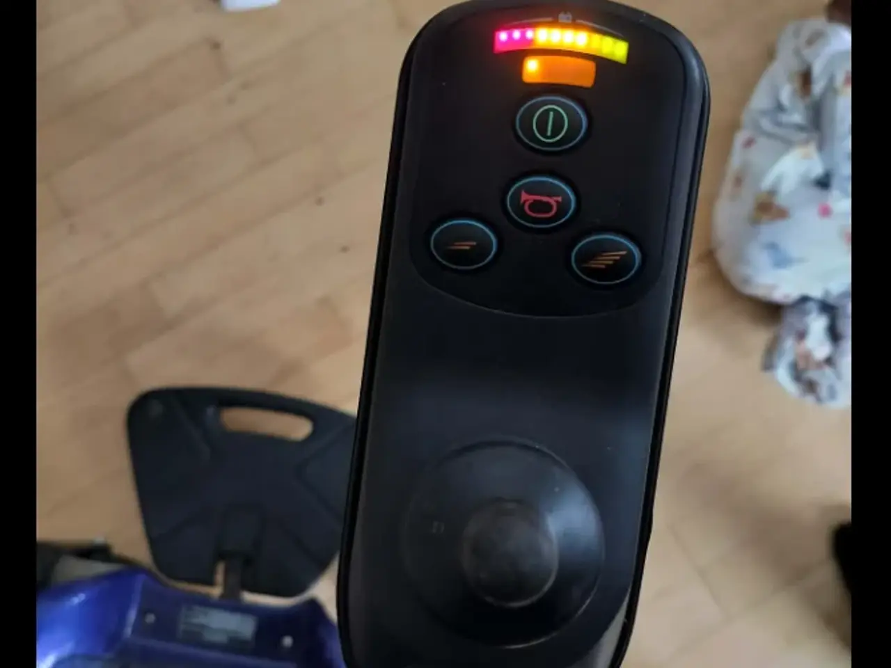 Billede 3 - Elektrisk kørestol med joystick