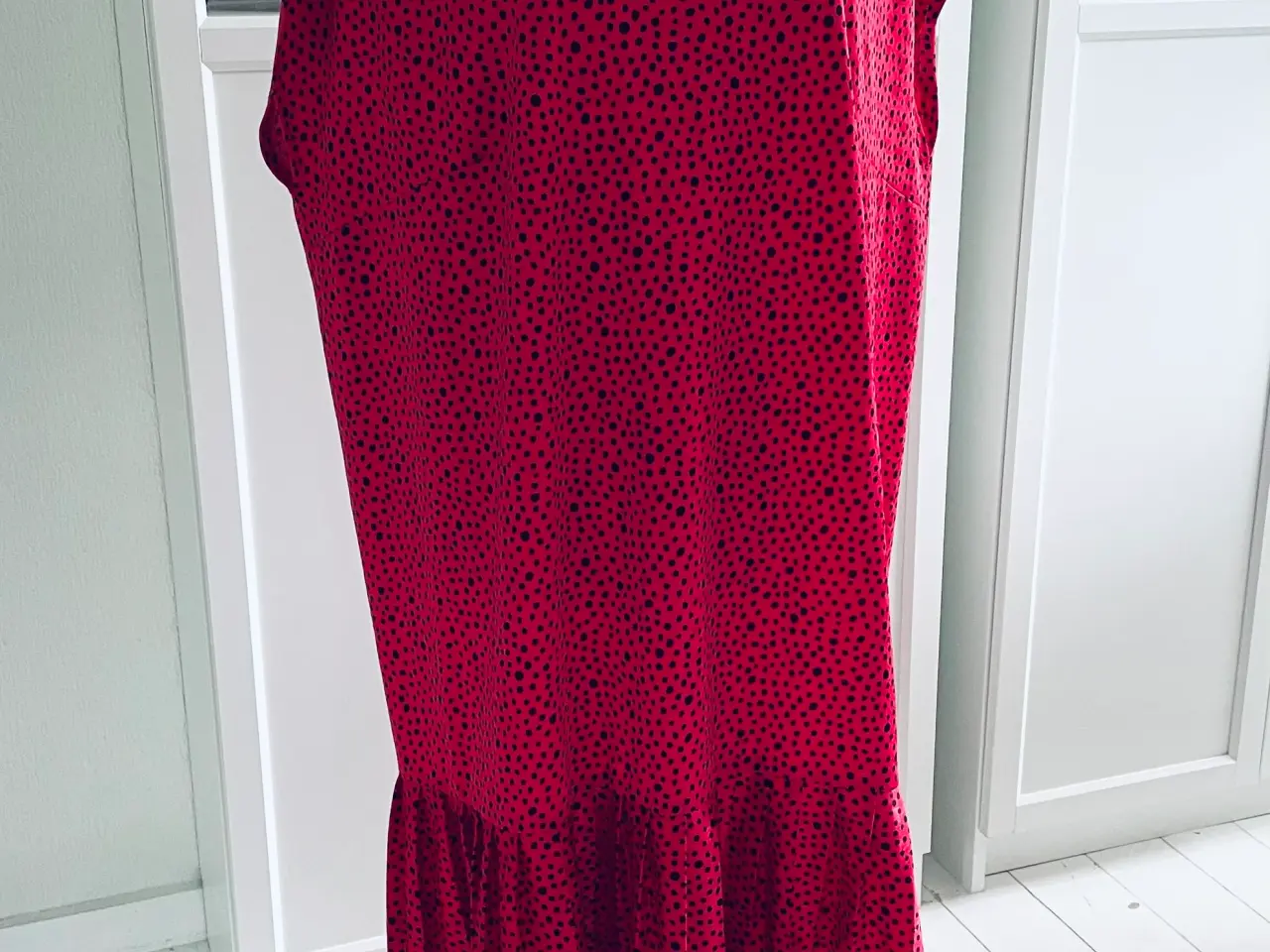 Billede 1 - + size kjole fra Paige made in England