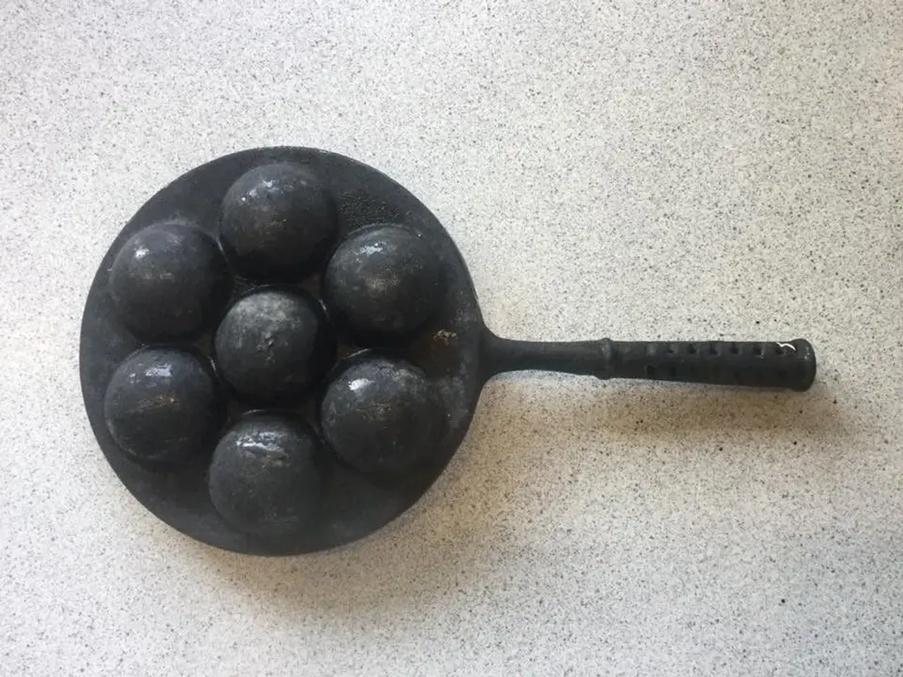 Billede 2 - Gammel æbleskivepande