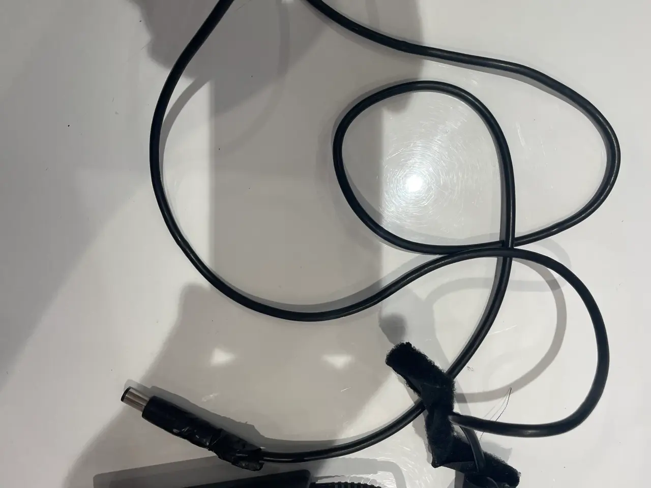 Billede 1 - Oplader til hp computer