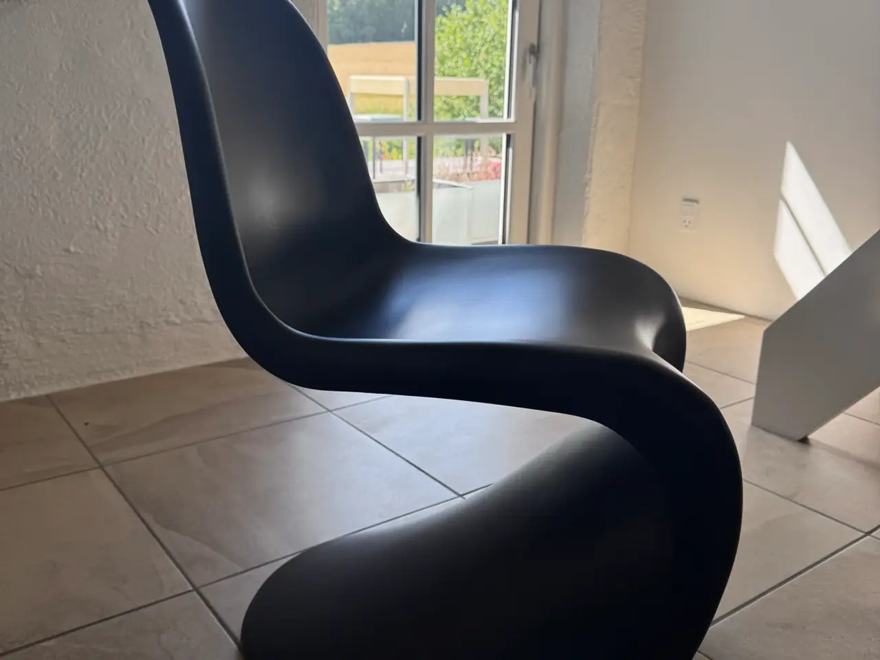 Billede 1 - Vitra Panton Chair stol sort plast