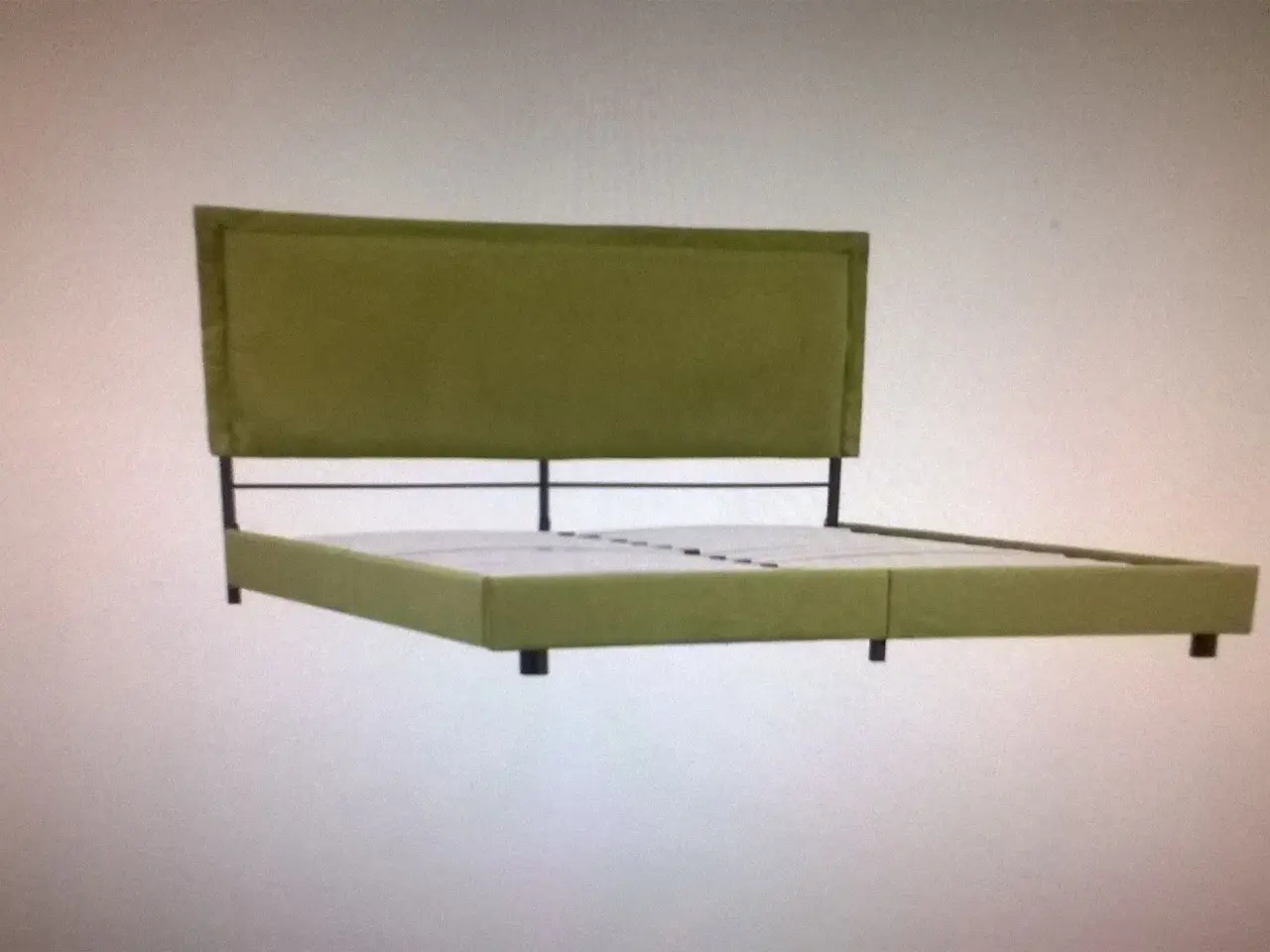 Billede 2 - Nyt sengestel med gavl 180x200 cm grøn (priskup)