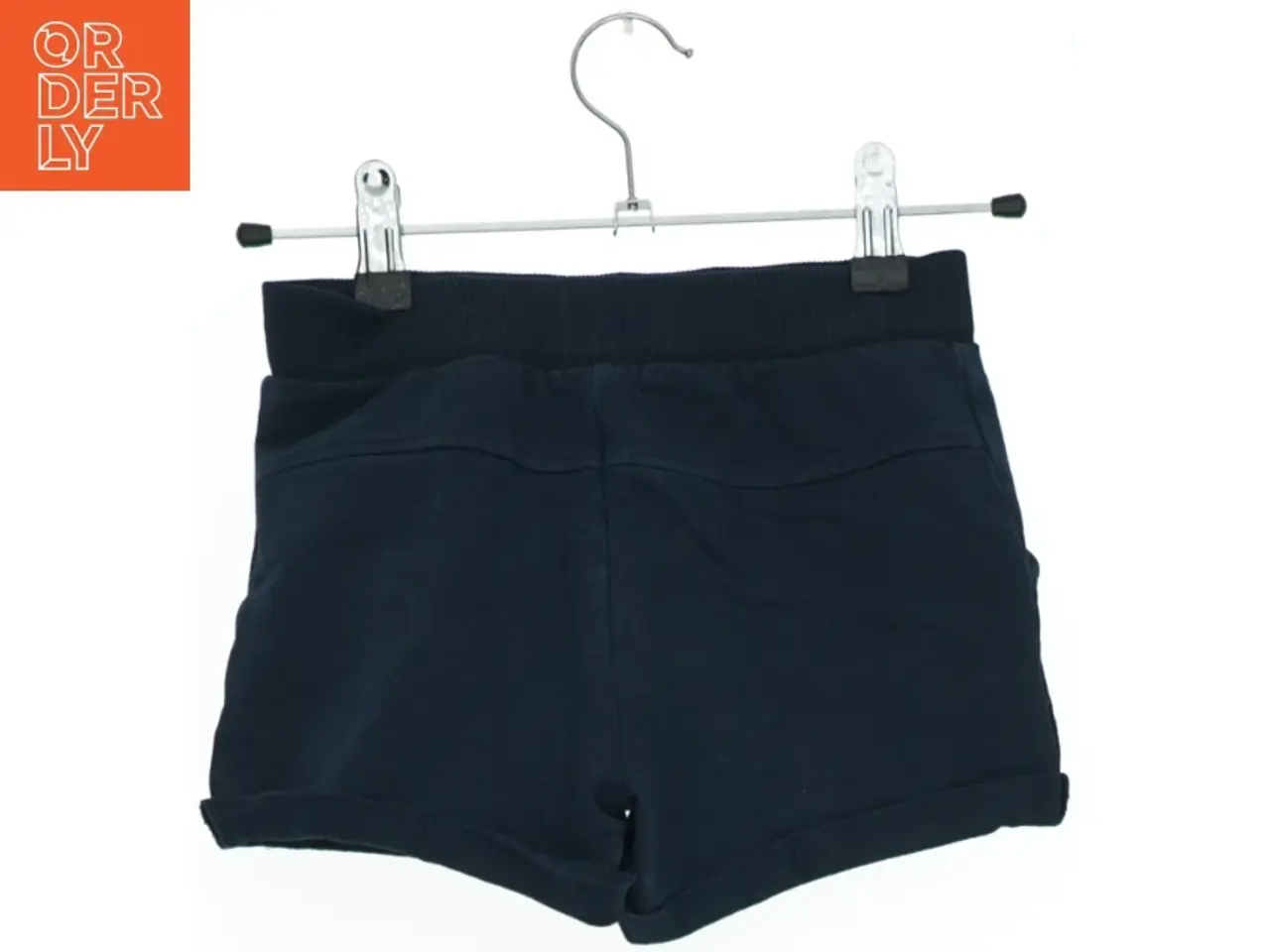 Billede 2 - Shorts til børn fra Basic needs (str. 116)