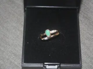 Ring ustemplet guld med chrysopras sten