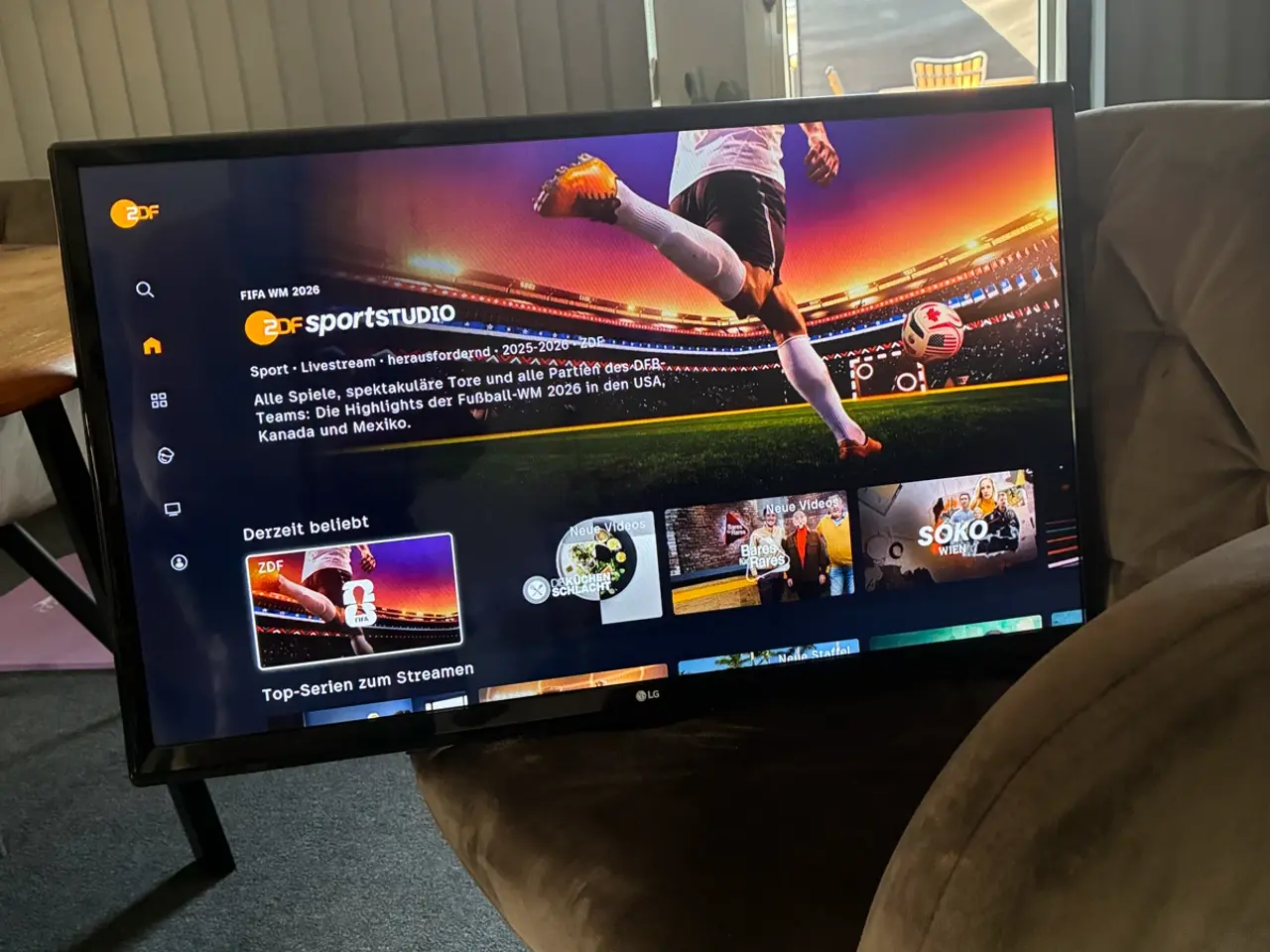 Billede 1 - 27” Smart TV LG med ophæng 