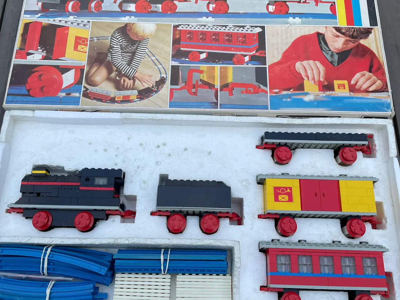 Billede 1 - Gl. Lego togbane i æske