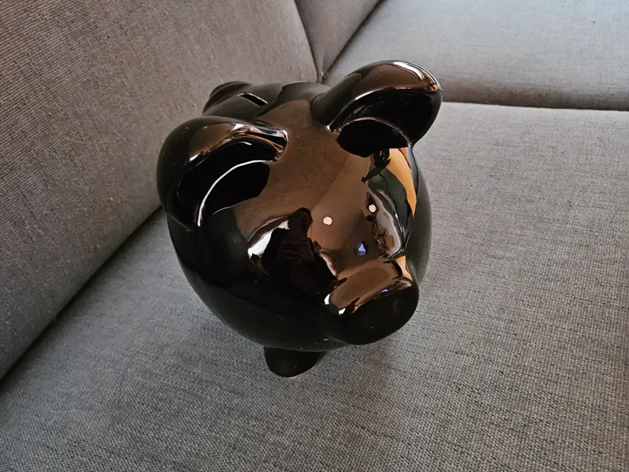 Billede 5 - Sort sparegris med intakt prop i bunden
