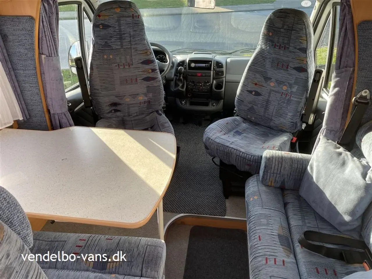Billede 11 - 2005 - Chausson Welcome 85 Delintegreret autocamper med en populær indretning