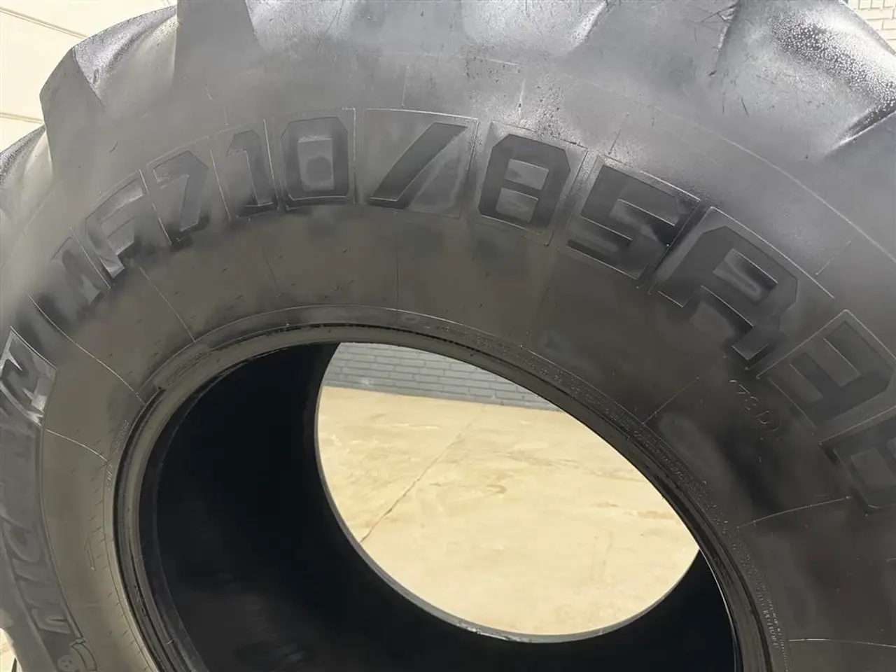 Billede 2 - Michelin 710/85R38