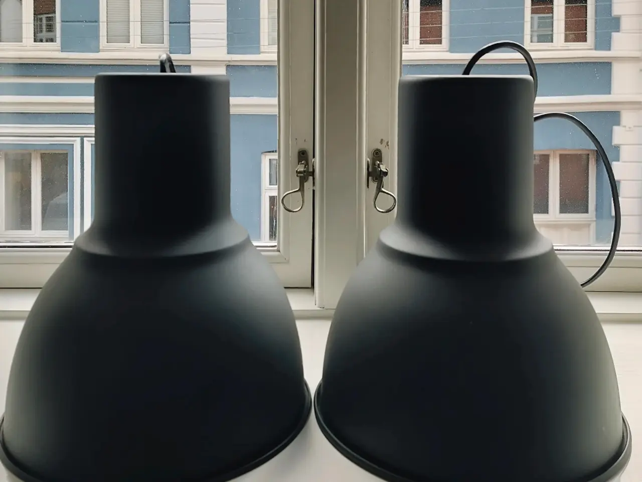 Billede 1 - Koksgrå lamper - højde 25 cm.