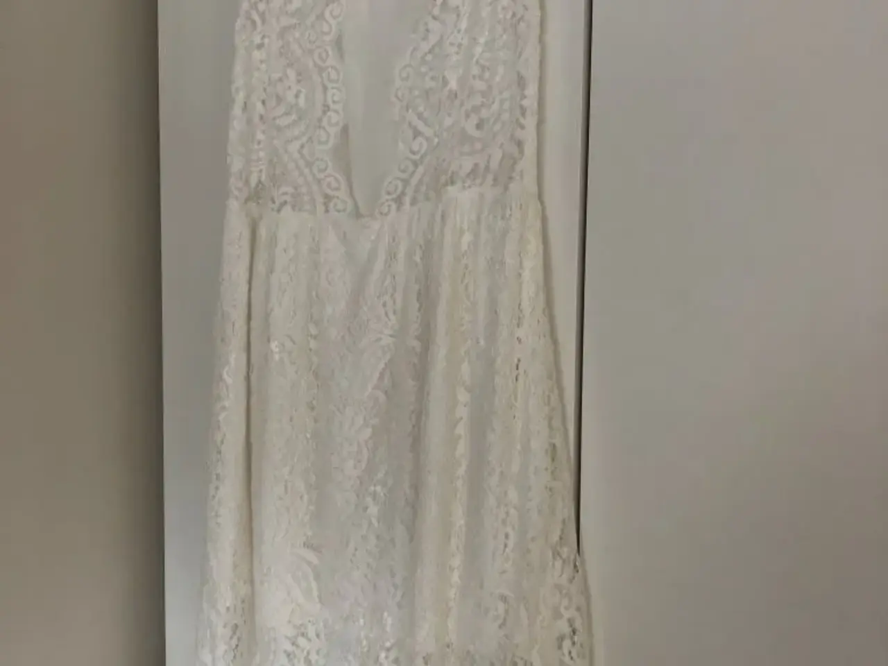 Billede 1 - Konfirmationskjole “White and more” kjole sælges