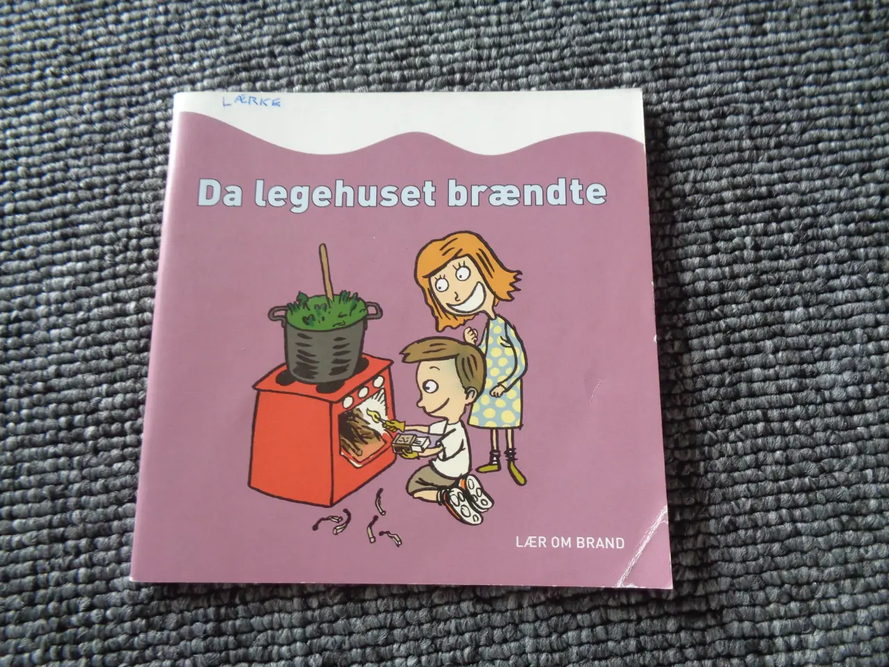 Billede 1 - Da legehuset brændte