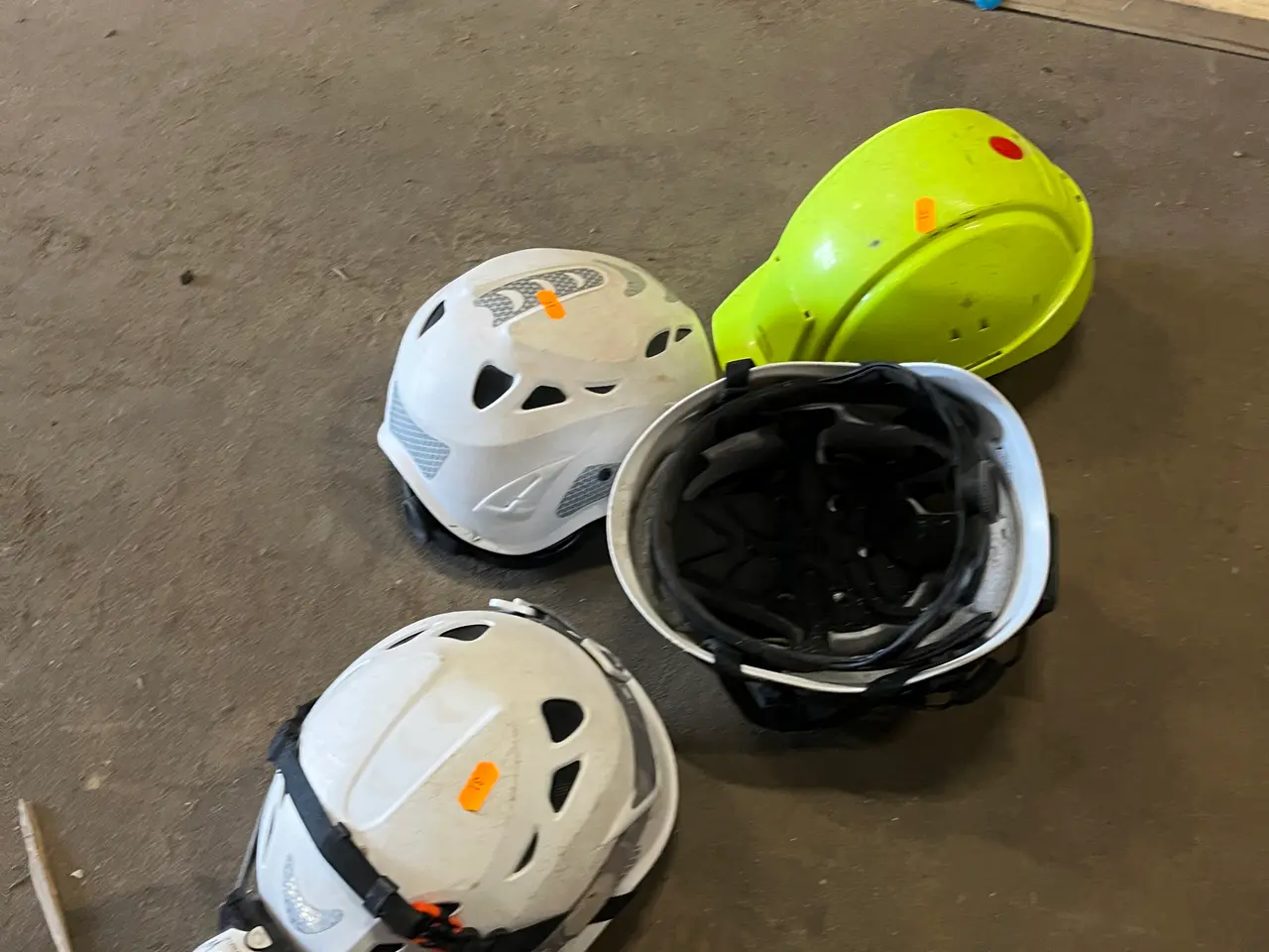 Billede 3 - 4 stk. sikkerhedshjelme KASK MM.