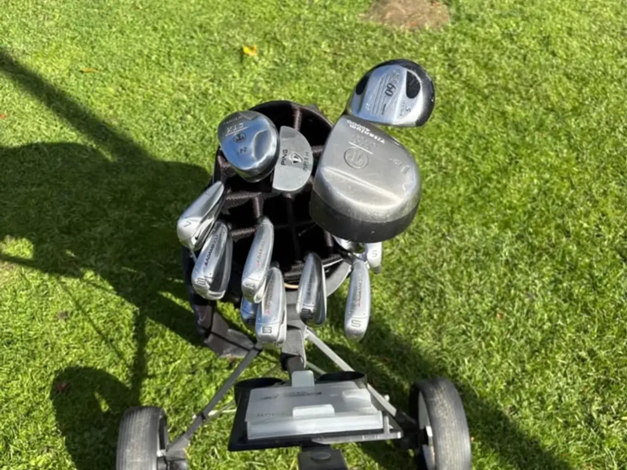 Billede 10 - komplet golfsæt: Vogn, Vognbag, Kvalitetskøller