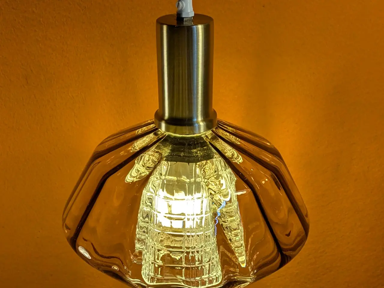 Billede 7 - Loftslampe i ravfarvet glas.