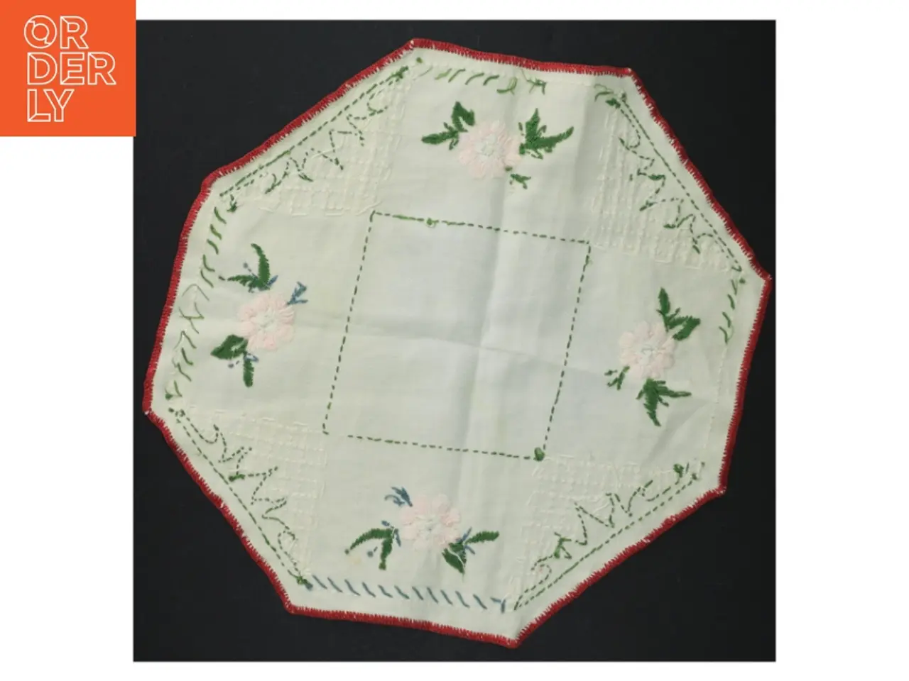Billede 4 - Broderet lysedug (str. 27 x 27 cm)