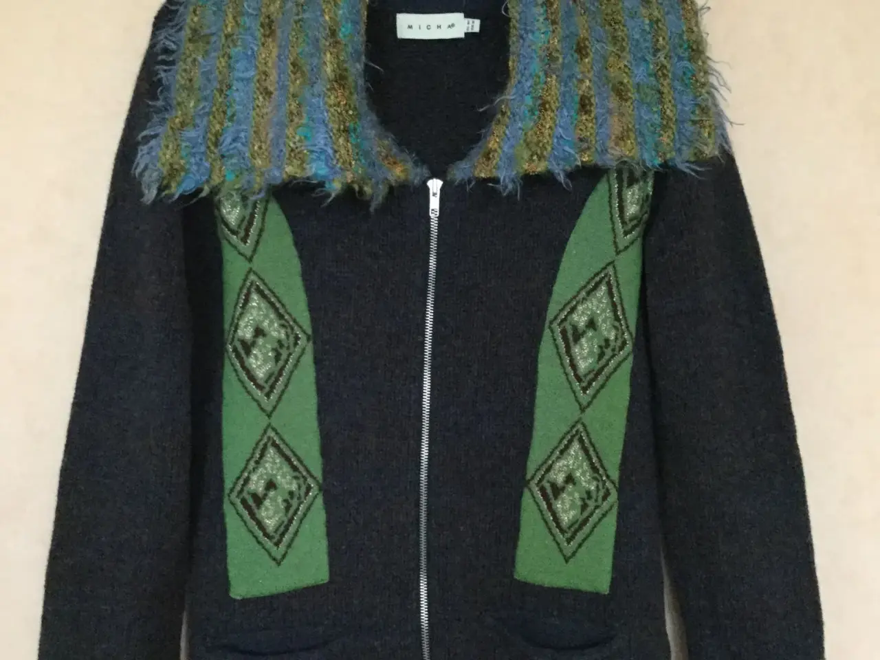 Billede 6 - Varm uldtrøje / cardigan MICHA 65 % uld str. 40