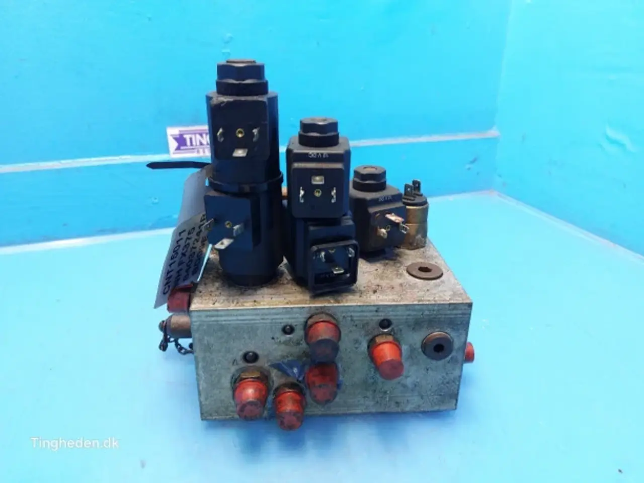 Billede 3 - New Holland FX375 Hydraulikventil 84037241