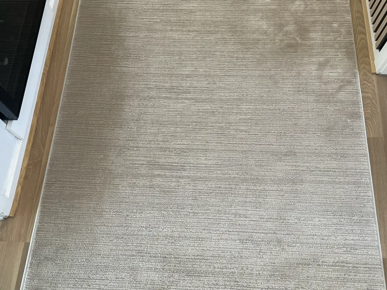 Billede 1 - Smukt og velholdt kvalitetstæppe – 120 × 170 cm