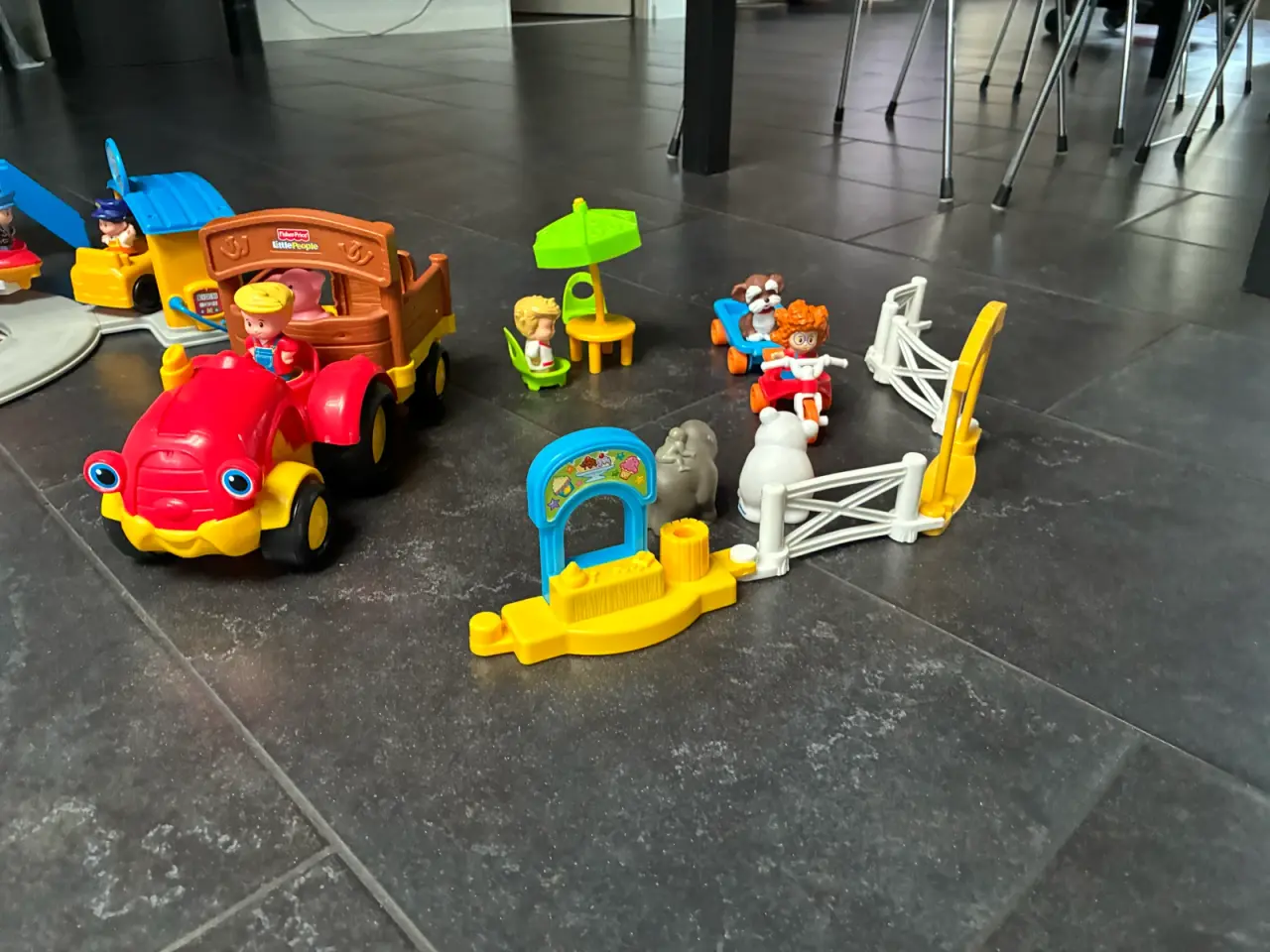 Billede 2 - Little People lufthavn