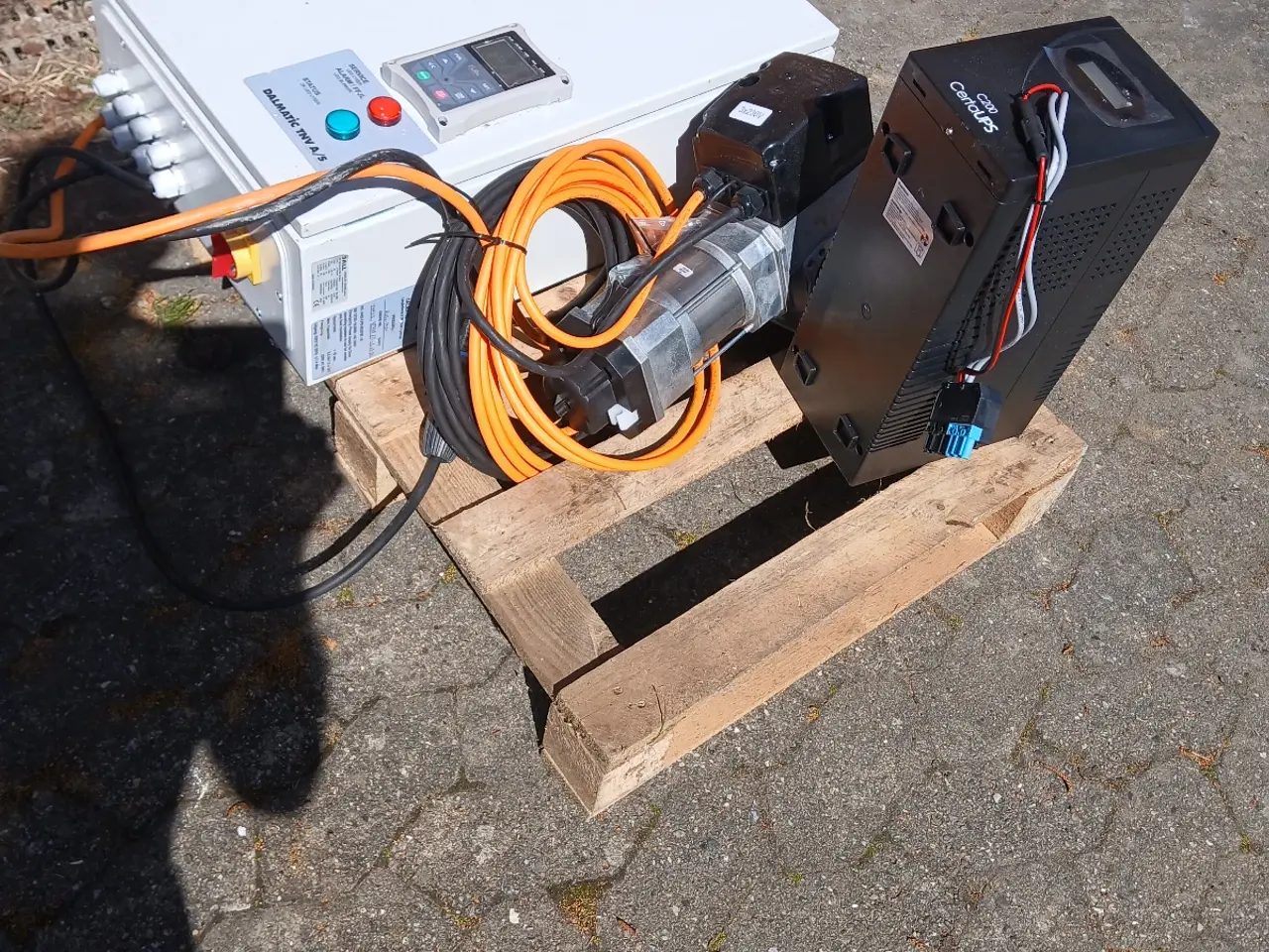 Billede 3 - Komplet elhejs til porte. Med batteri bagup