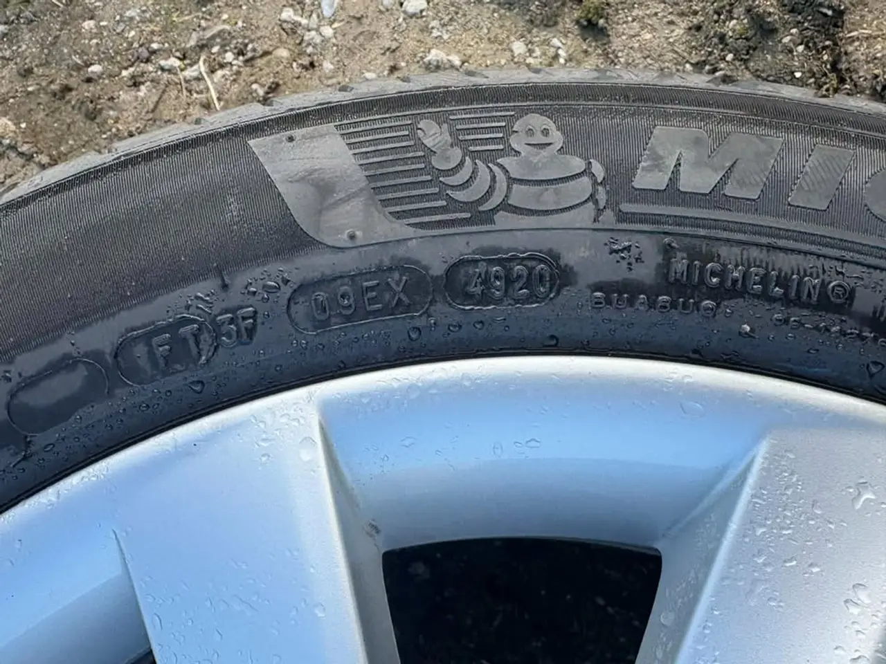 Billede 5 - Fine 5X112 Sommerhjul med 215/55-17 Michelin
