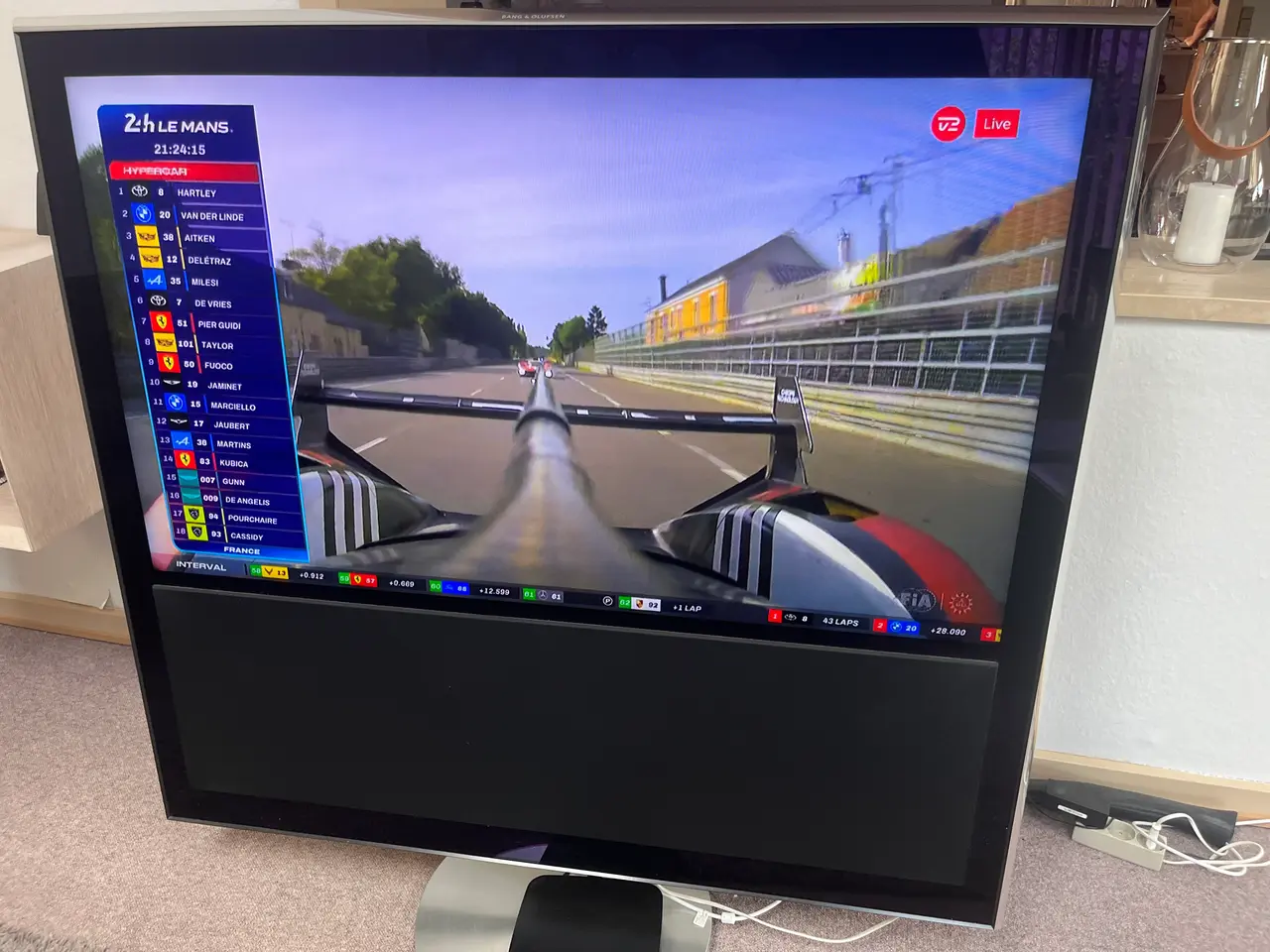 Billede 1 - BeoVision 10 med drejestand