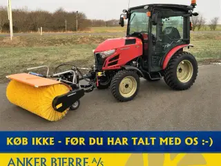 Yanmar YT 235H 4WD inkl. frontlift med PTO og 130 cm GMR fejemaskine
