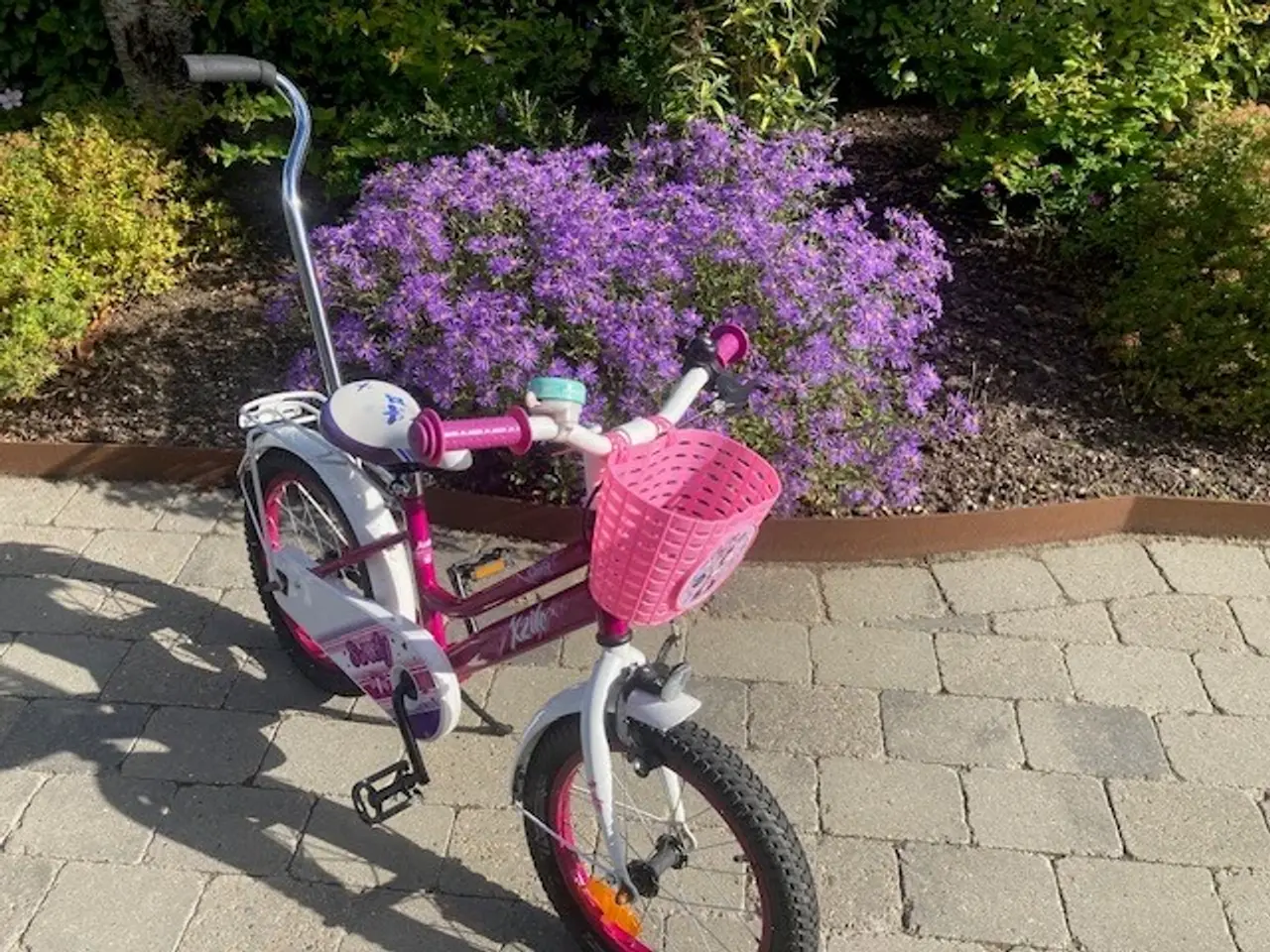 Billede 4 - Pigecykel 16" mont. med støttestang.